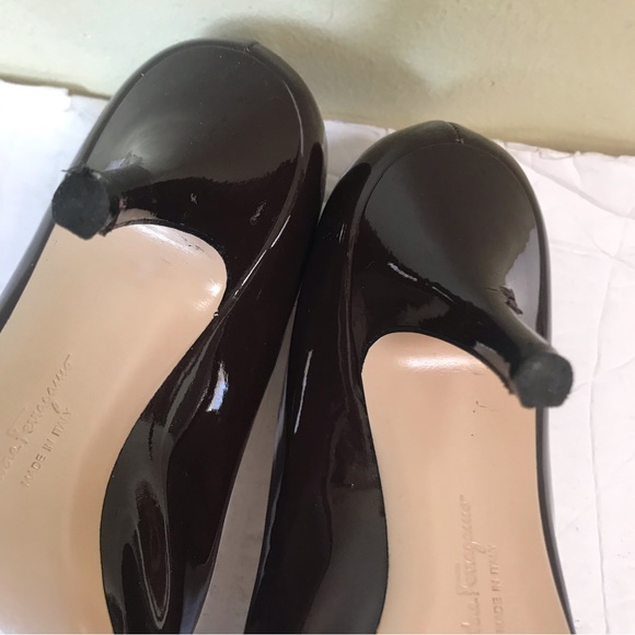 Salvatore Ferragamo Vara Open Peep Toe Pumps Bow Logo Patent Leather Shoes Heels - Picture 5 of 16